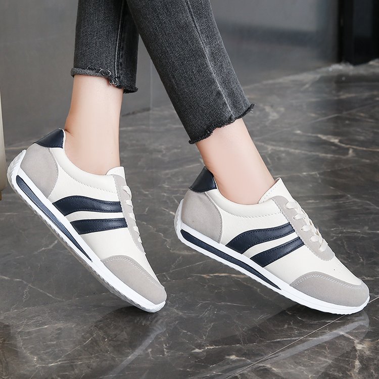 Lace-Up Soft-Sole Running Sneakers